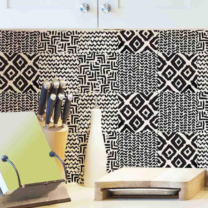ADESIVO AZULEJO TRIBAL PRETO E BRANCO 288213704 - Papel na Parede