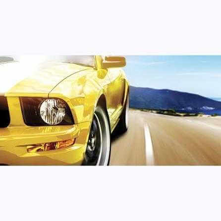 Painel Fotográfico Carro esportivo amarelo - Papel na Parede
