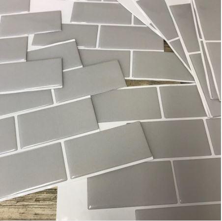 Placa de Pastilha Adesiva Resinada Metrô Gray Rejunte Branco - 26cm x 32,5cm - Papel na Parede